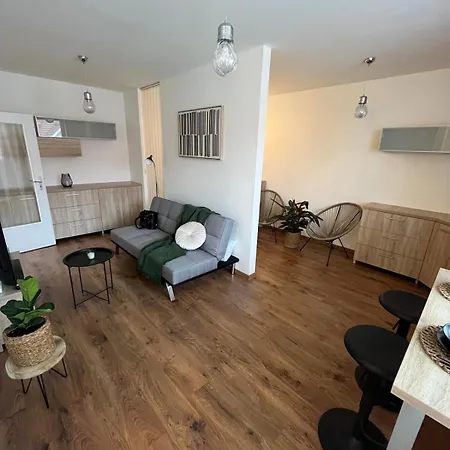 Rose *
